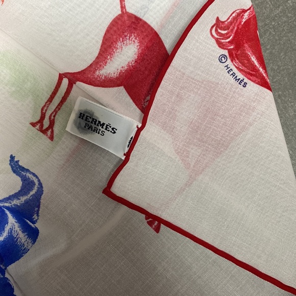 BNWT Authentic Hermes Mouchoirs Imprimes Faune Lattree handkerchief. - Picture 2 of 3